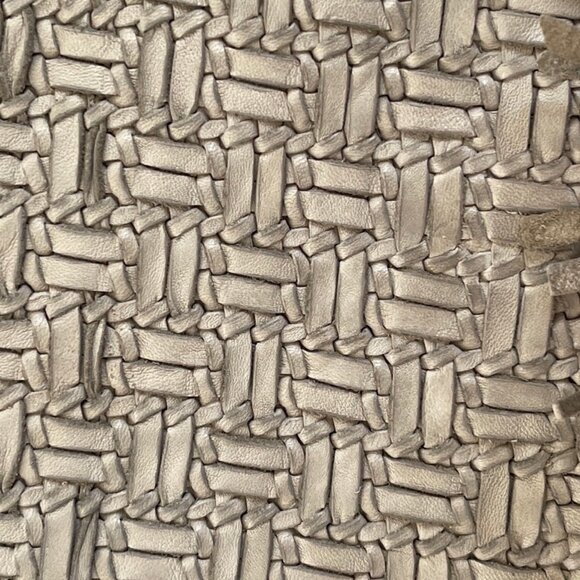 REPTILE'S HOUSE Grey Woven Leather CrossBody/Clutch with Fringe/Detachable Strap - Picture 7 of 8